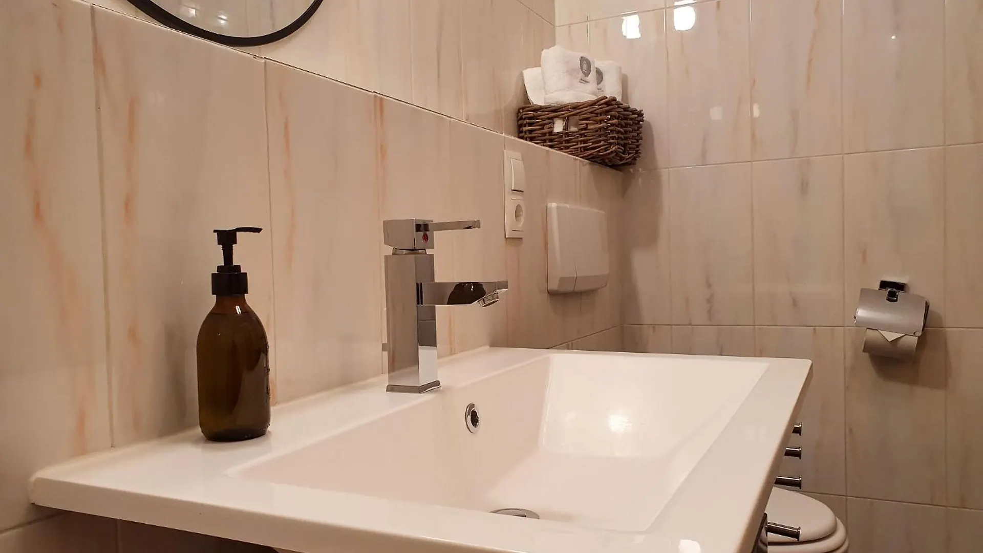 Alpenflair Apartment Mit Bergblick - Inkl Parkplatz #7 Innsbruck Austria